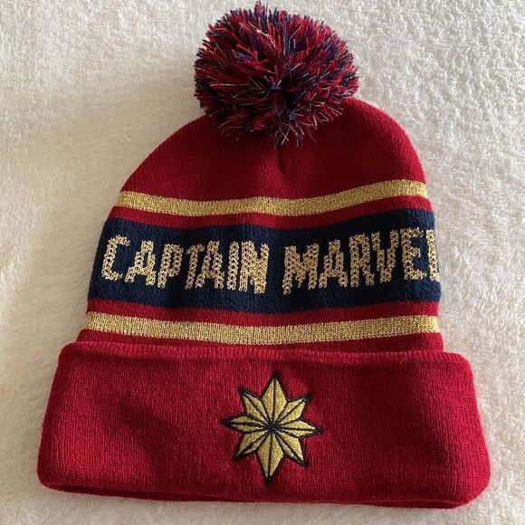 Captain Marvel knit Pom Pom Beanie hat NWOT - Picture 1 of 6